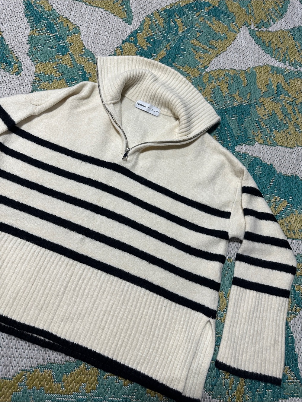 Bershka Cream Half-Zip Ribbed Collar Sweater